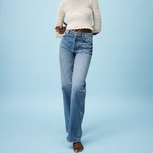 Zara The Boo Full Length Light Wash Button Fly Wide Leg Jeans Womens Size 2
